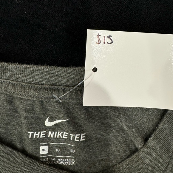 Nike “Just Do It” Tee - Grey & Red - Picture 6 of 6